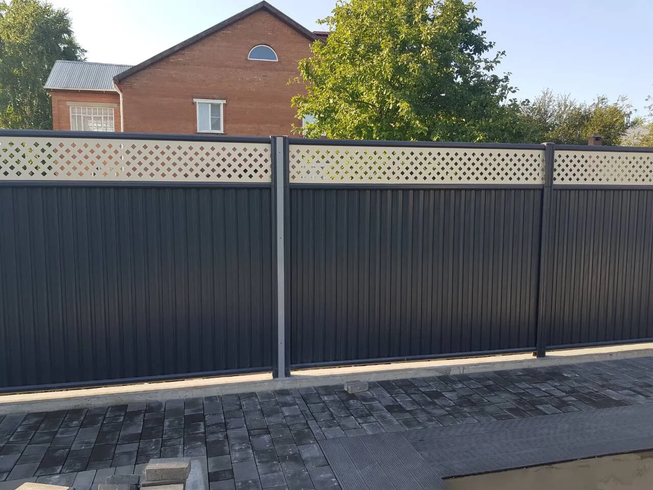 Модульный забор из профлиста по выгодной цене в Екатеринбурге