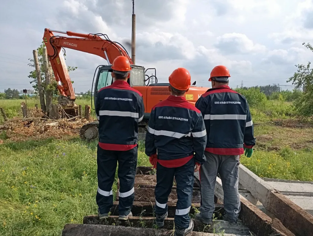 Монтаж и установка забора в компании Альфа Ограждения